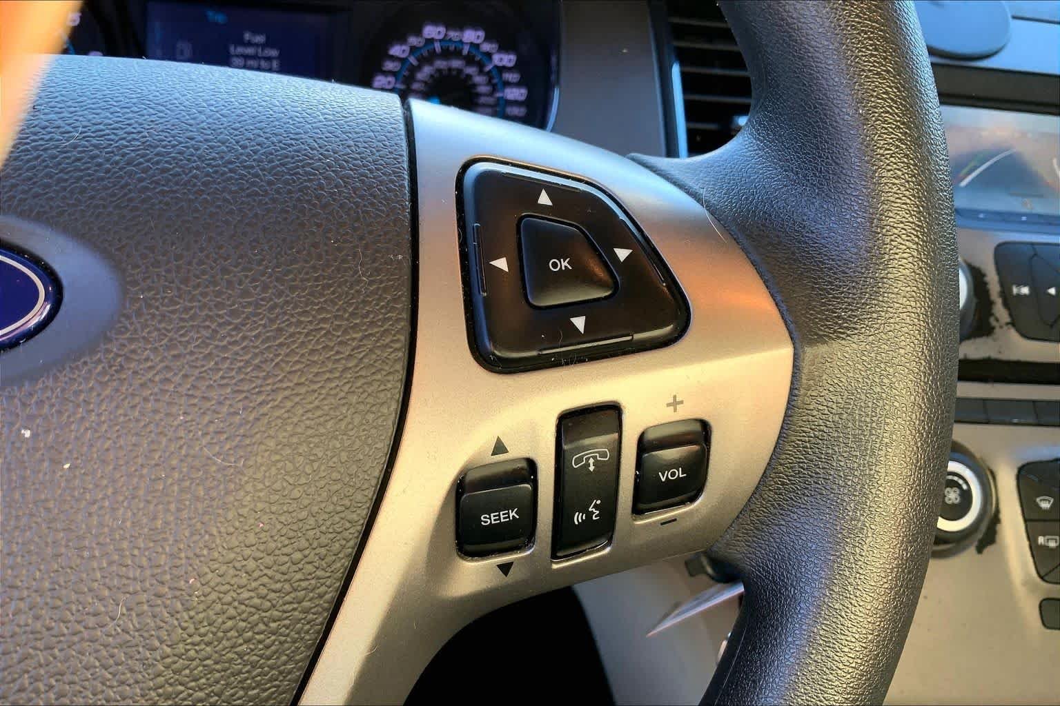 Used 2017 Oxford White Ford SE image 23