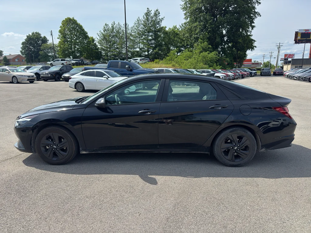 Used 2023 Onyx Black Hyundai SEL image 8