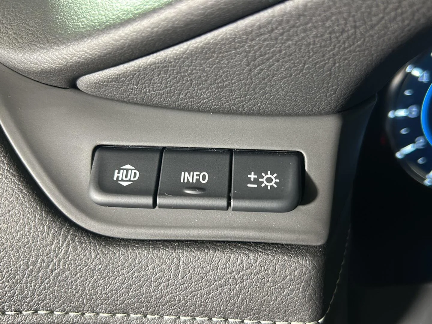Used 2020 Shadow Metallic Cadillac Premium Luxury image 30