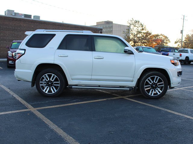Used 2016 Blizzard Pearl Toyota  image 6