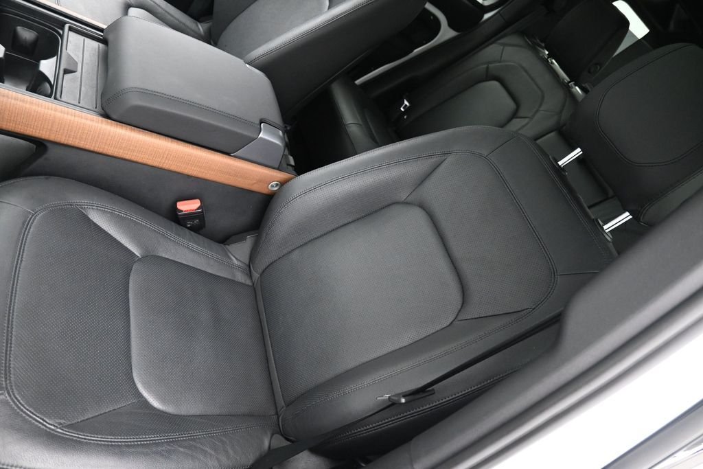 Used 2024 Fuji White Land Rover S image 11