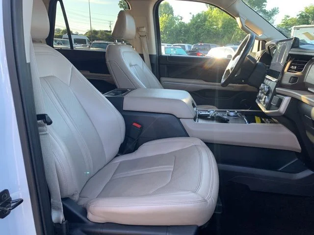 Used 2023 White Ford Limited image 18