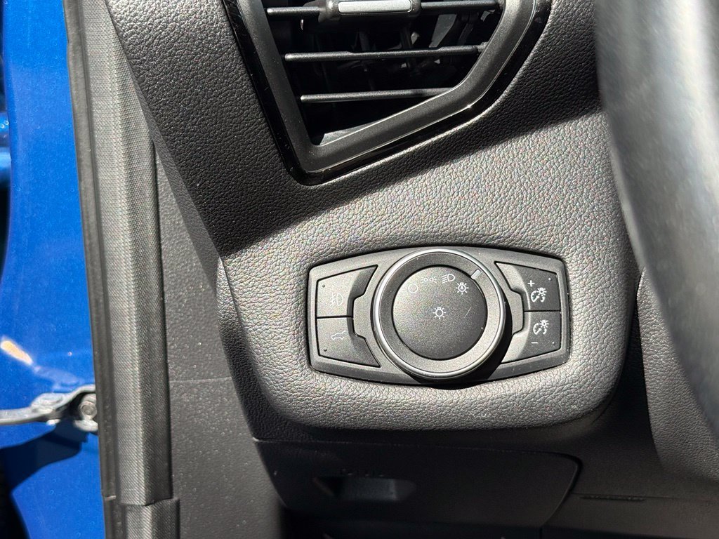Used 2018 Blue Ford SEL image 13
