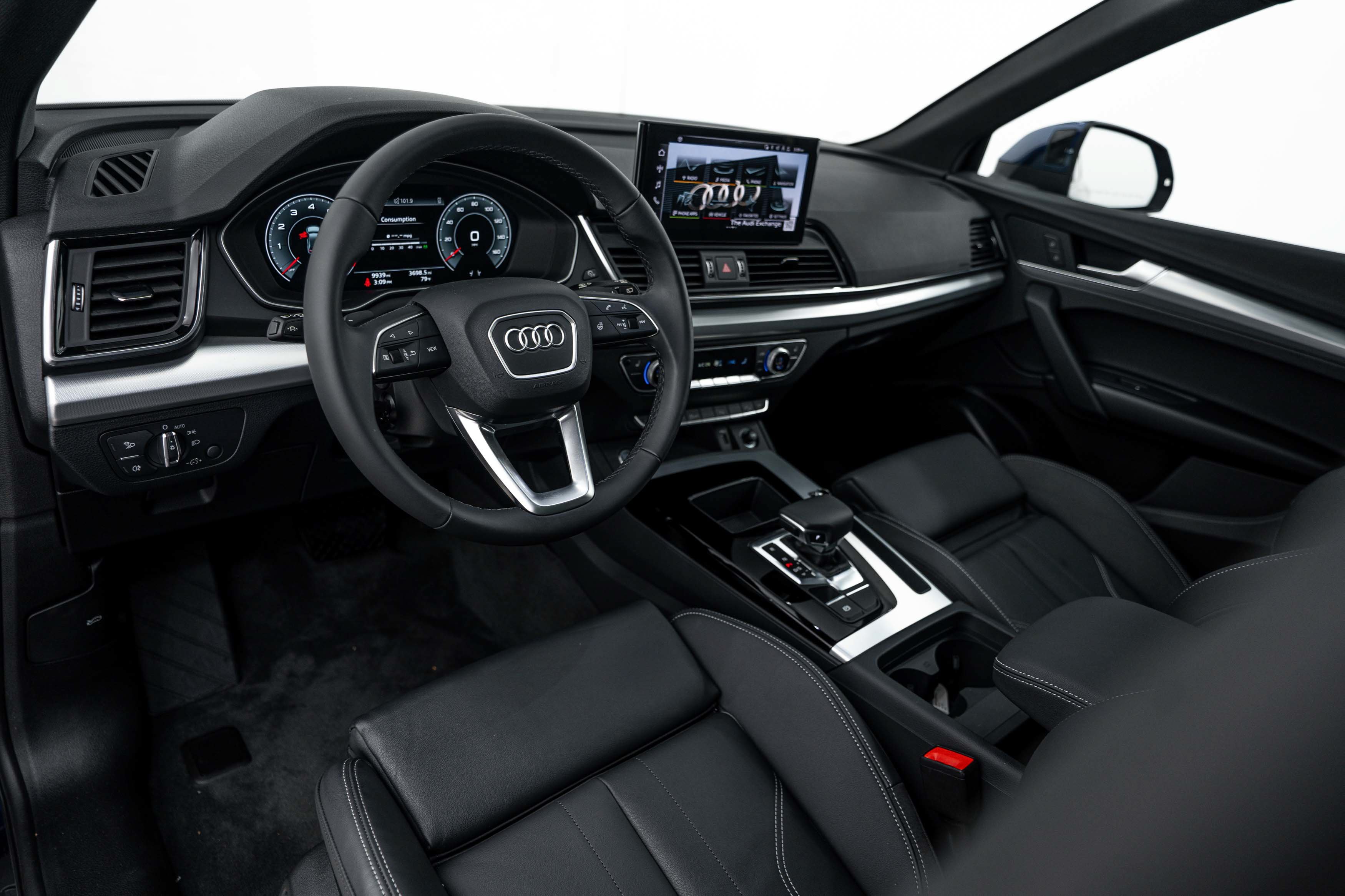 Certified Used 2025 Navarra Blue Metallic Audi S line Premium image 8