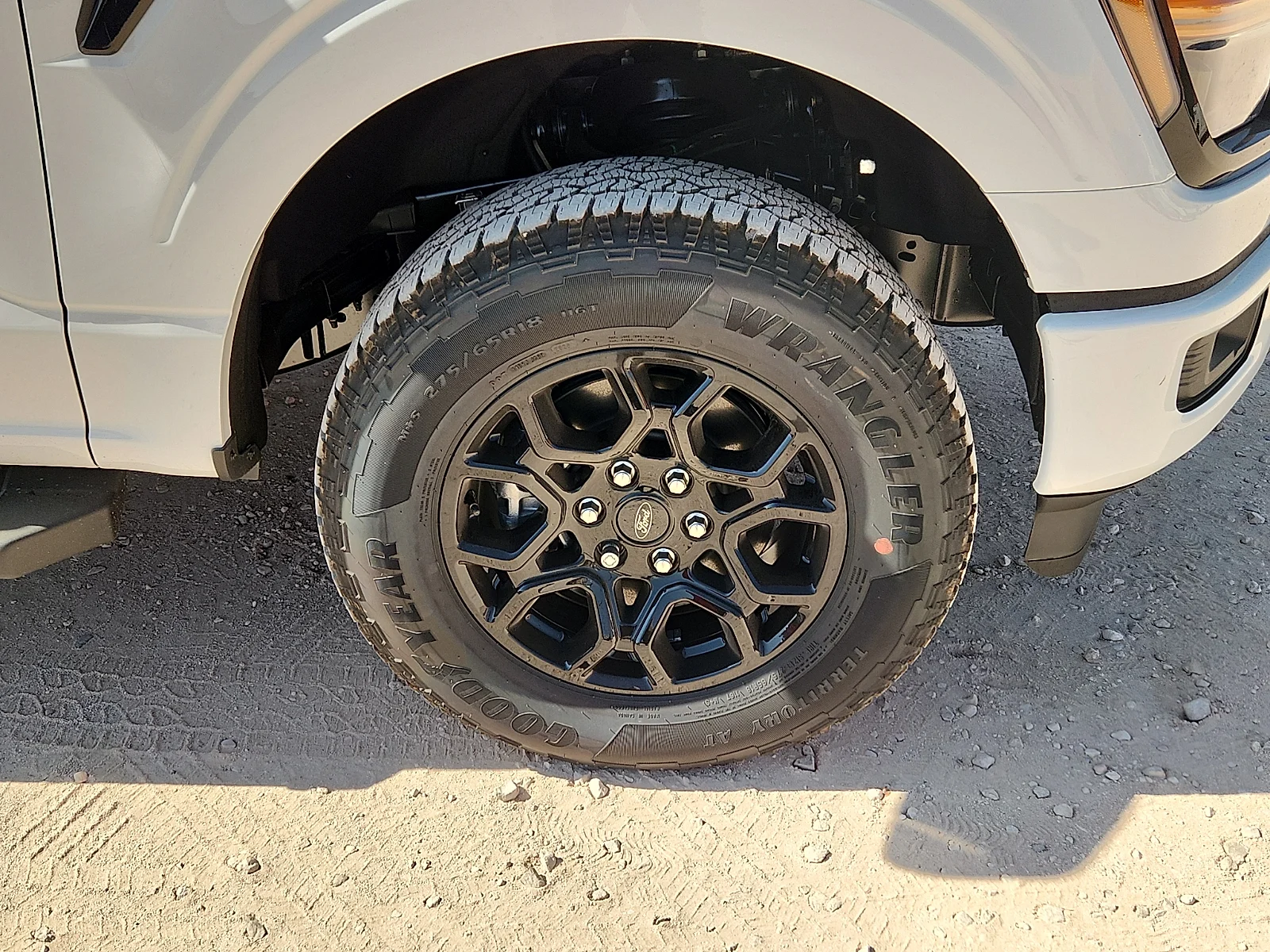 New 2026 Oxford White Ford XLT image 9