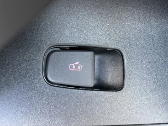 Used 2023 Bianco Astro Metallic Maserati GT ~Heads Up Display ~ Premium Plus Package !!! LOADED !!! image 27