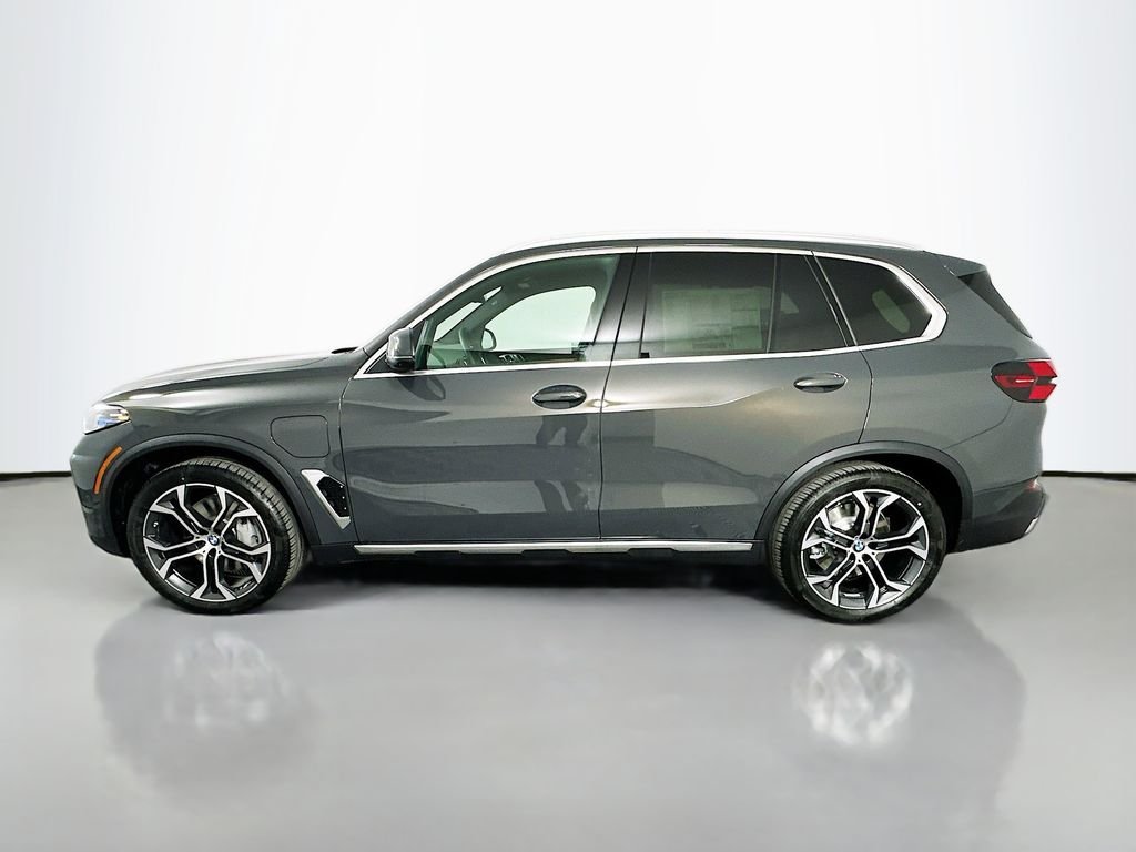 New 2026 Dravit Grey Metallic BMW xDrive50e image 8