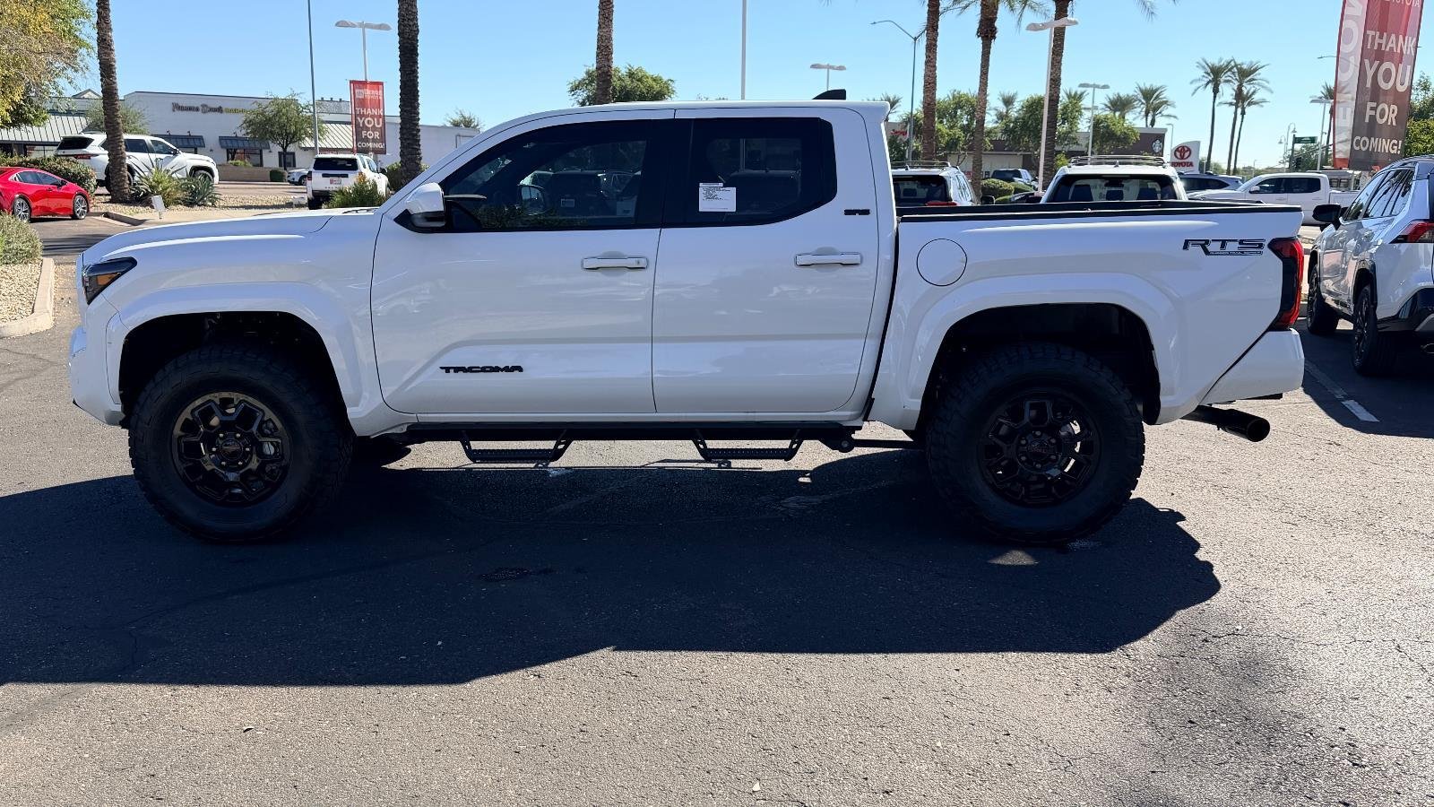 2025 Toyota Tacoma SR5 - Photo 3