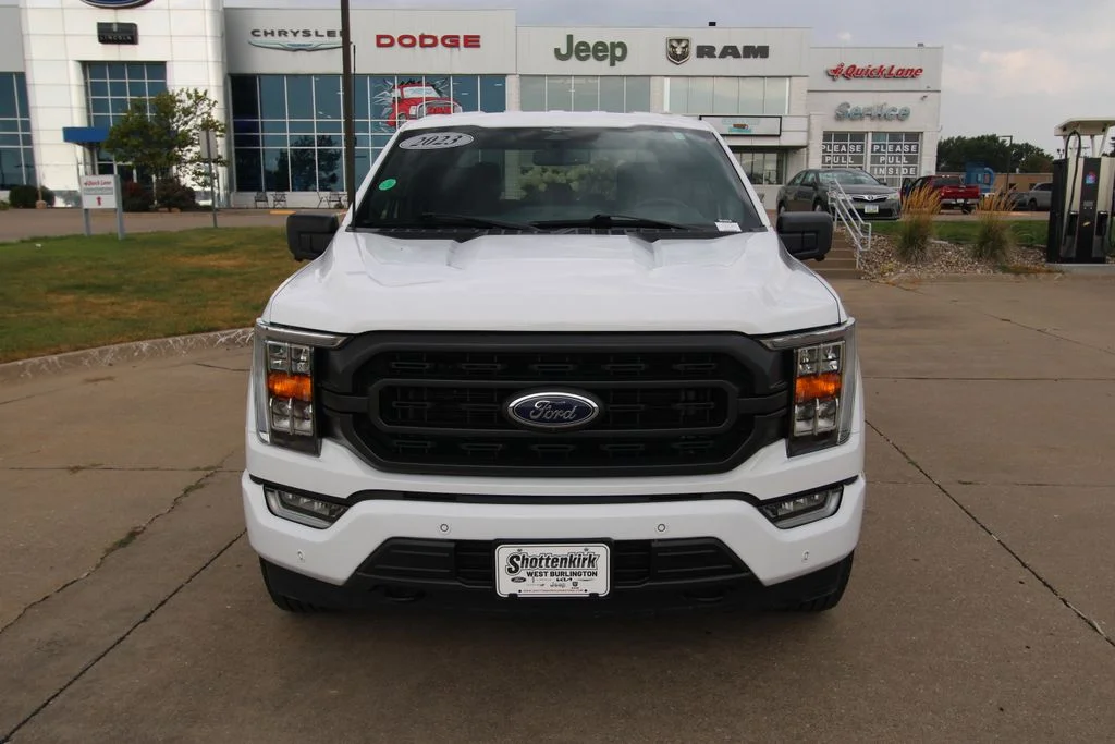Used 2023 Oxford White Ford XLT image 2