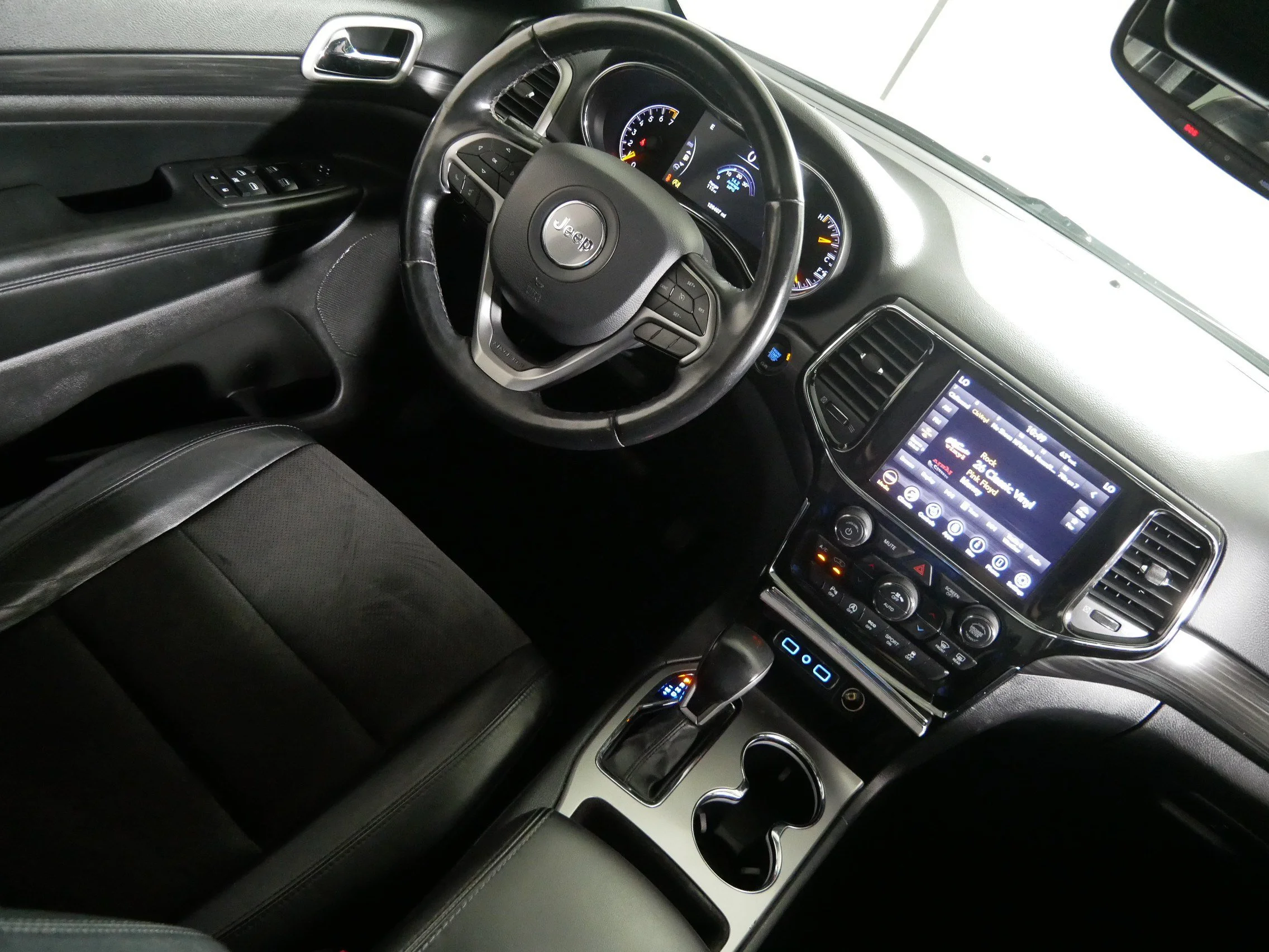Used 2020 Bright White Clearcoat Jeep Altitude image 9