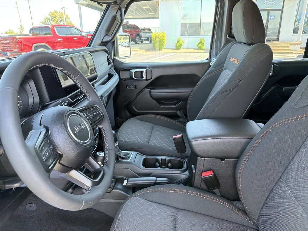 Used 2025 Gray Jeep Mojave image 11
