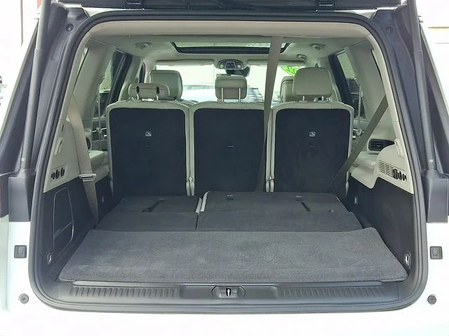 Used 2022 White Jeep Series II image 29