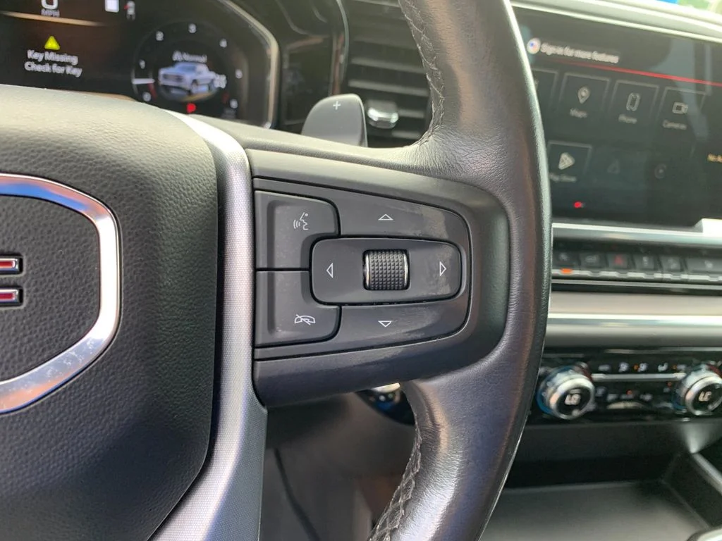 Used 2023 White GMC SLT image 29