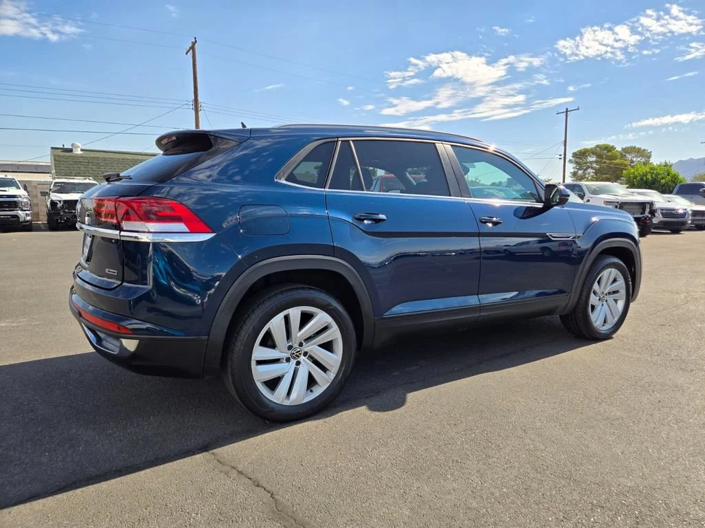 Used 2022 Blue Volkswagen 2.0T SE w/Technology image 6