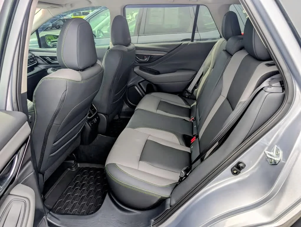Used 2024 Ice Silver Metallic Subaru Onyx Edition XT image 7