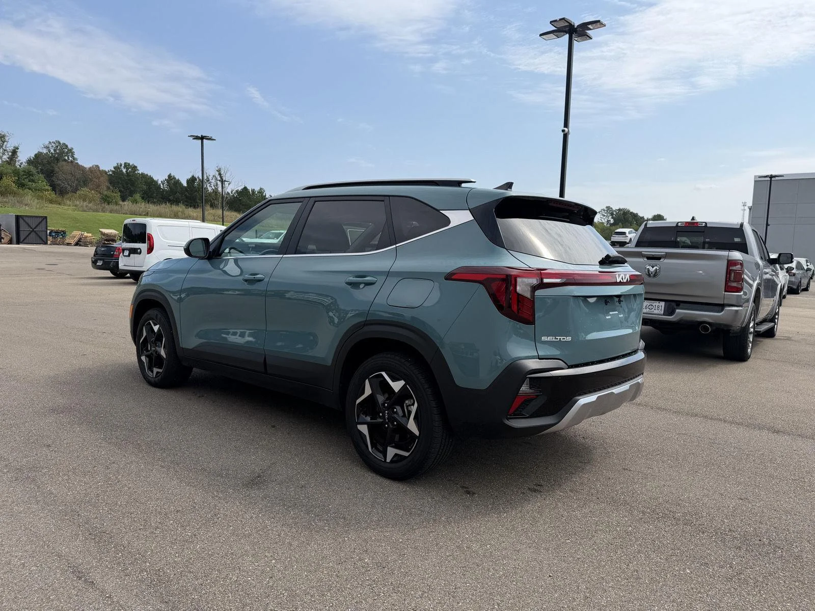 Used 2025 Pluton Blue Kia EX image 4