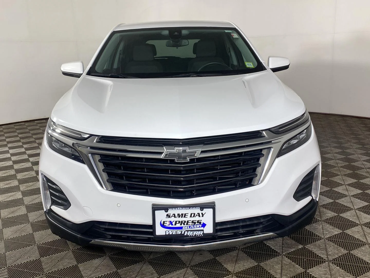 Used 2024 Summit White Chevrolet LT image 6