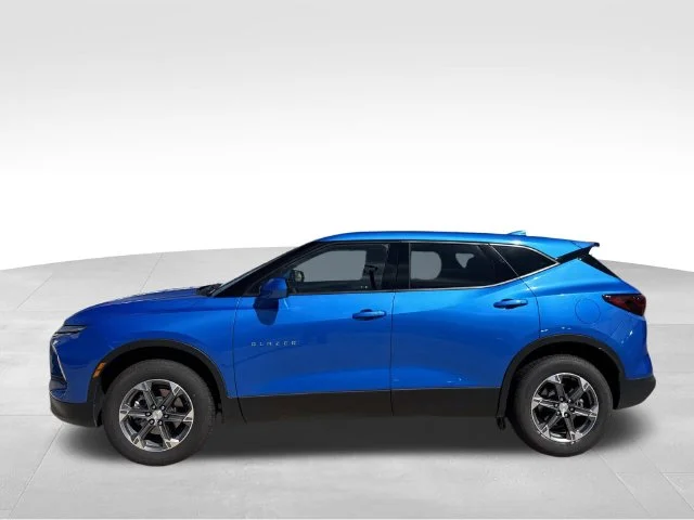 Used 2025 Blue Chevrolet LT image 6