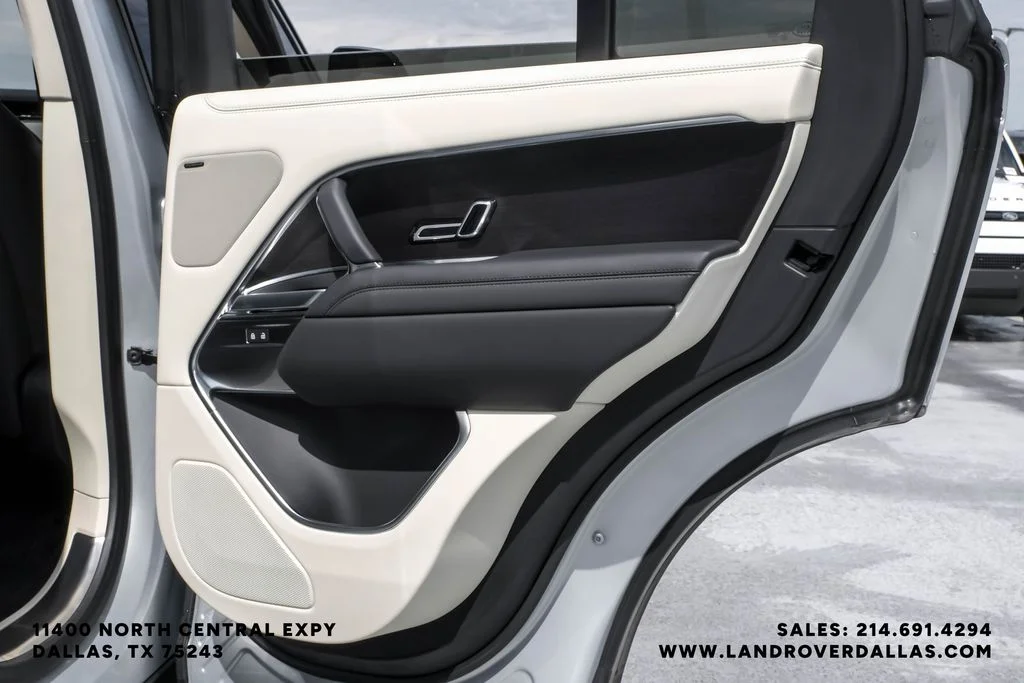 Used 2023 Silver Land Rover SE image 46