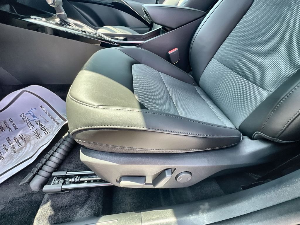 New 2026 White Kia EX image 12