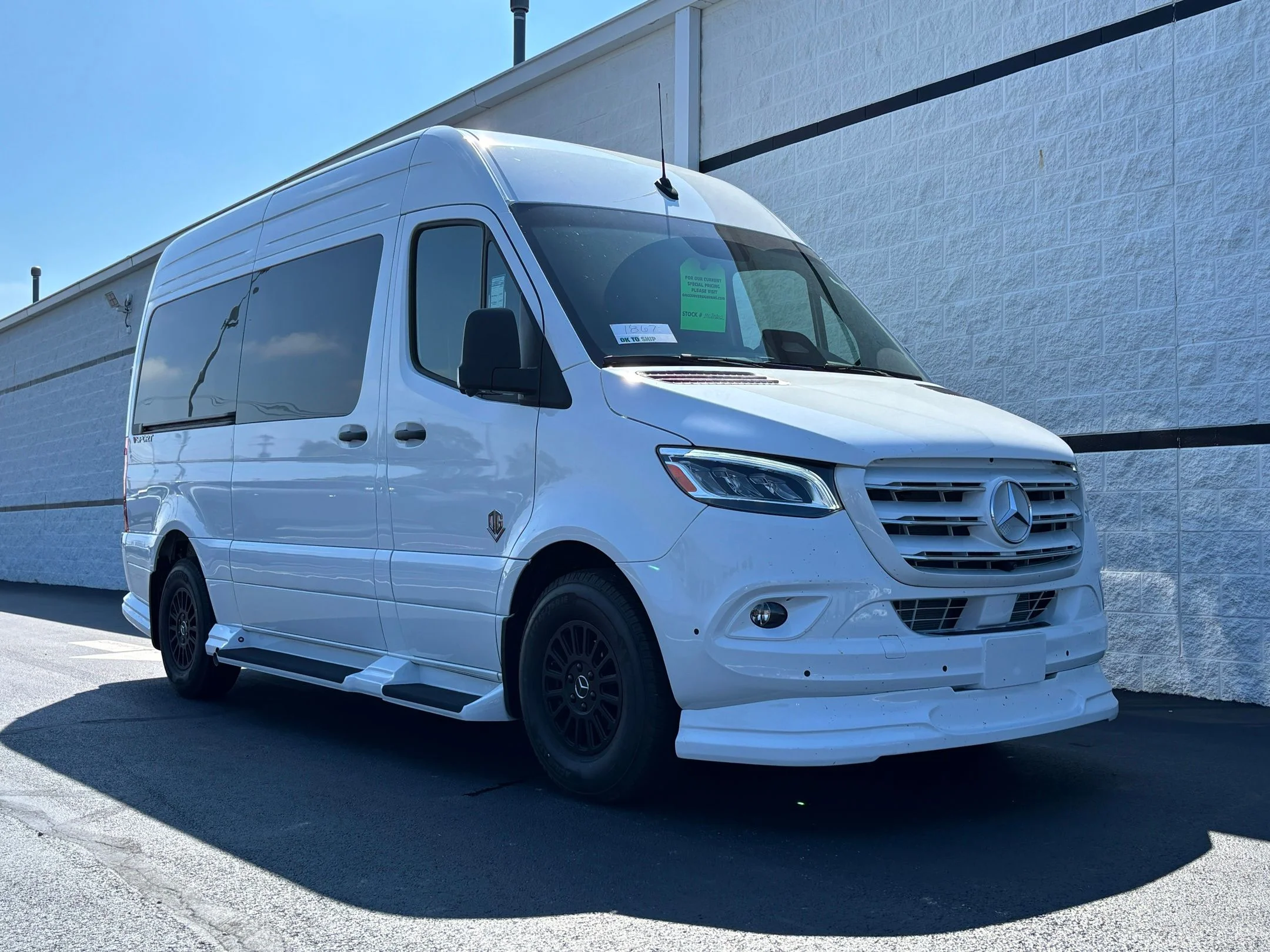 New 2027 White Mercedes-Benz Discovery Touring image 1