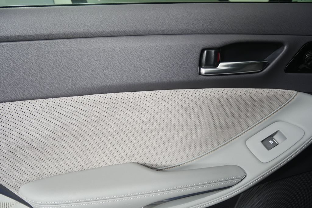Used 2019 Harbor Gray Metallic Toyota XLE image 13