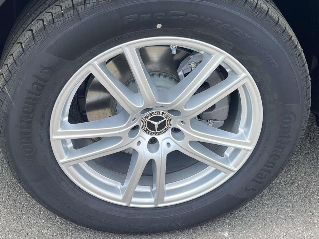 New 2026 Graphite Grey Metallic Mercedes-Benz GLC 300 image 14