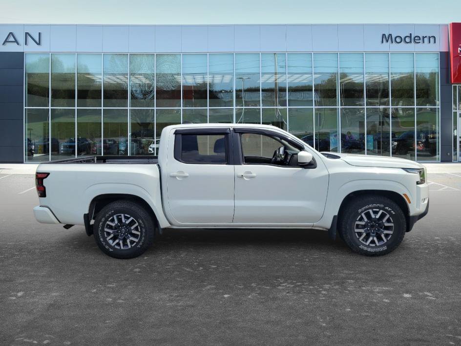 Certified Used 2022 Glacier White Nissan SV image 4