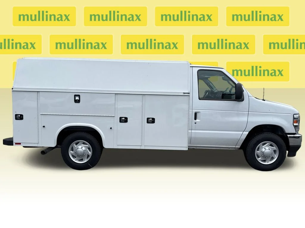 New 2026 White Ford Base image 15