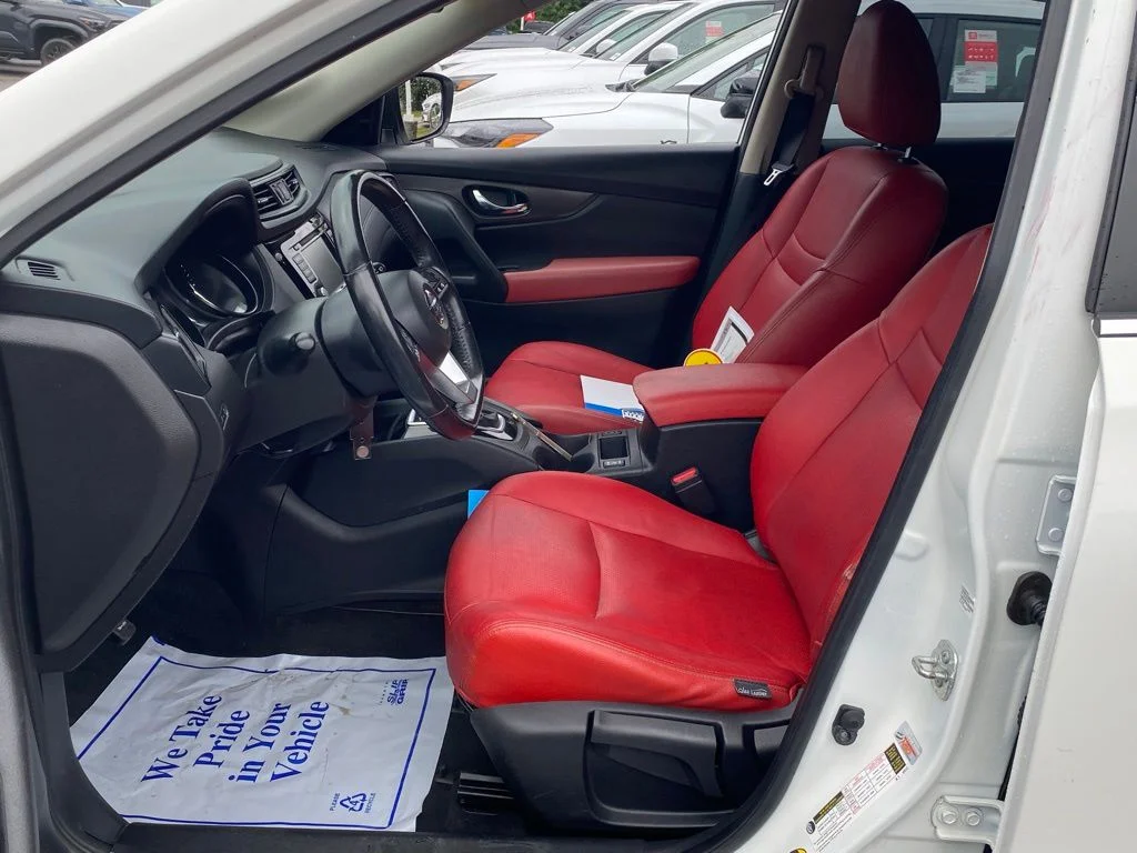 Used 2019 White Nissan S image 6