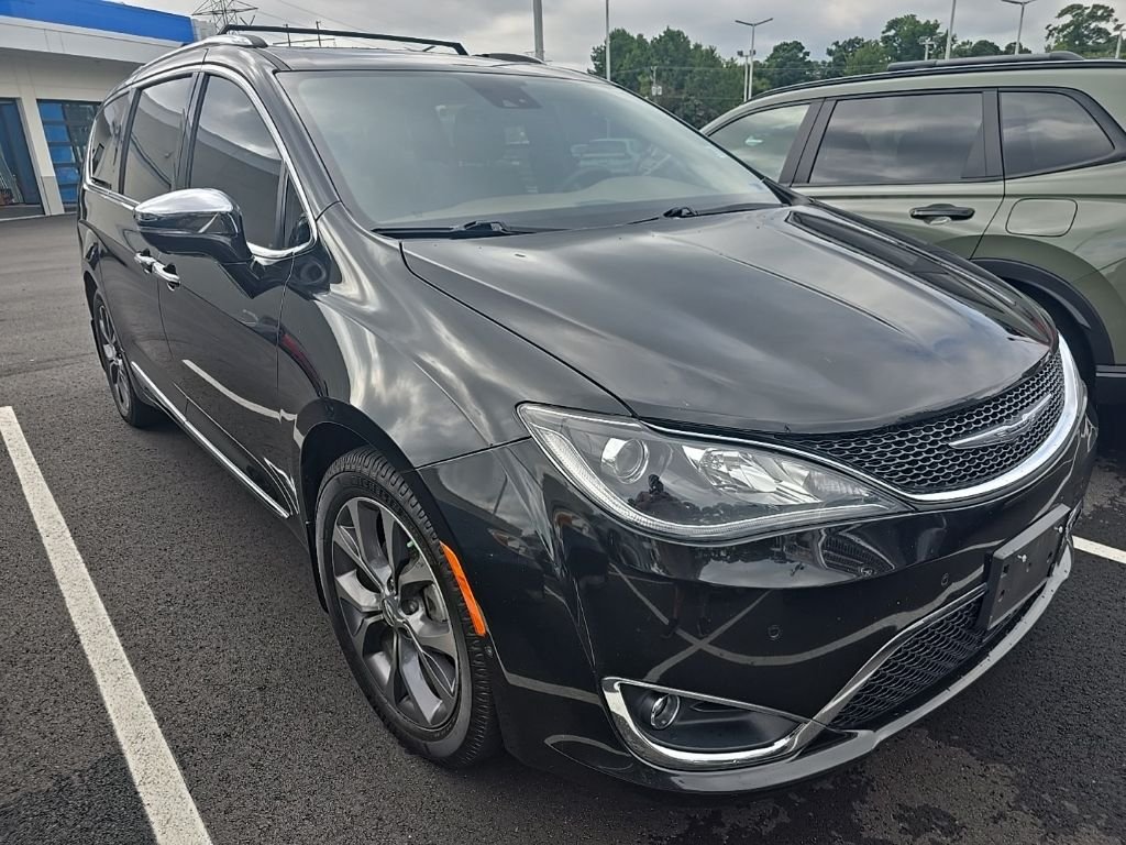 Used 2017 Black Chrysler Limited image 9