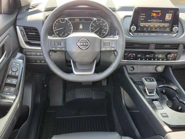 New 2026 Everest White Pearl TriCoat Nissan Dark Armor™ image 7