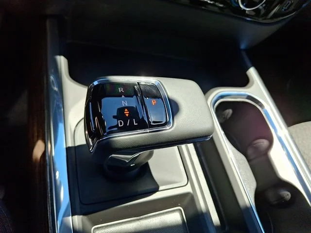 New 2026 Sterling Metallic GMC Elevation image 14
