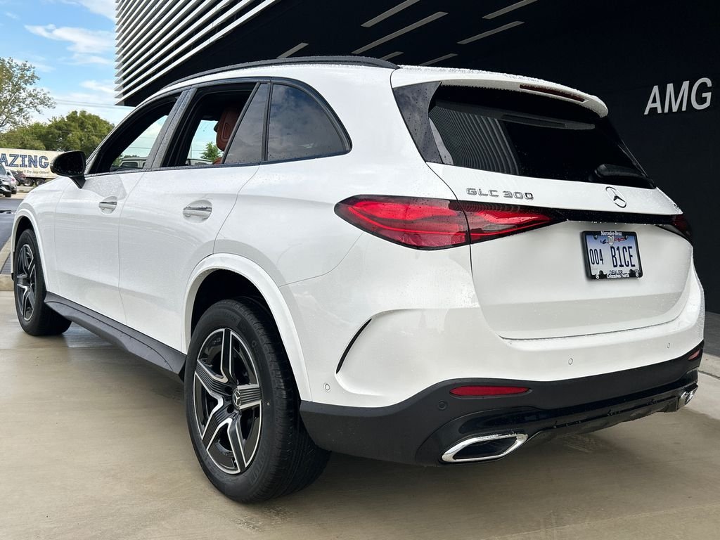 New 2027 Polar White Mercedes-Benz GLC 300 image 5