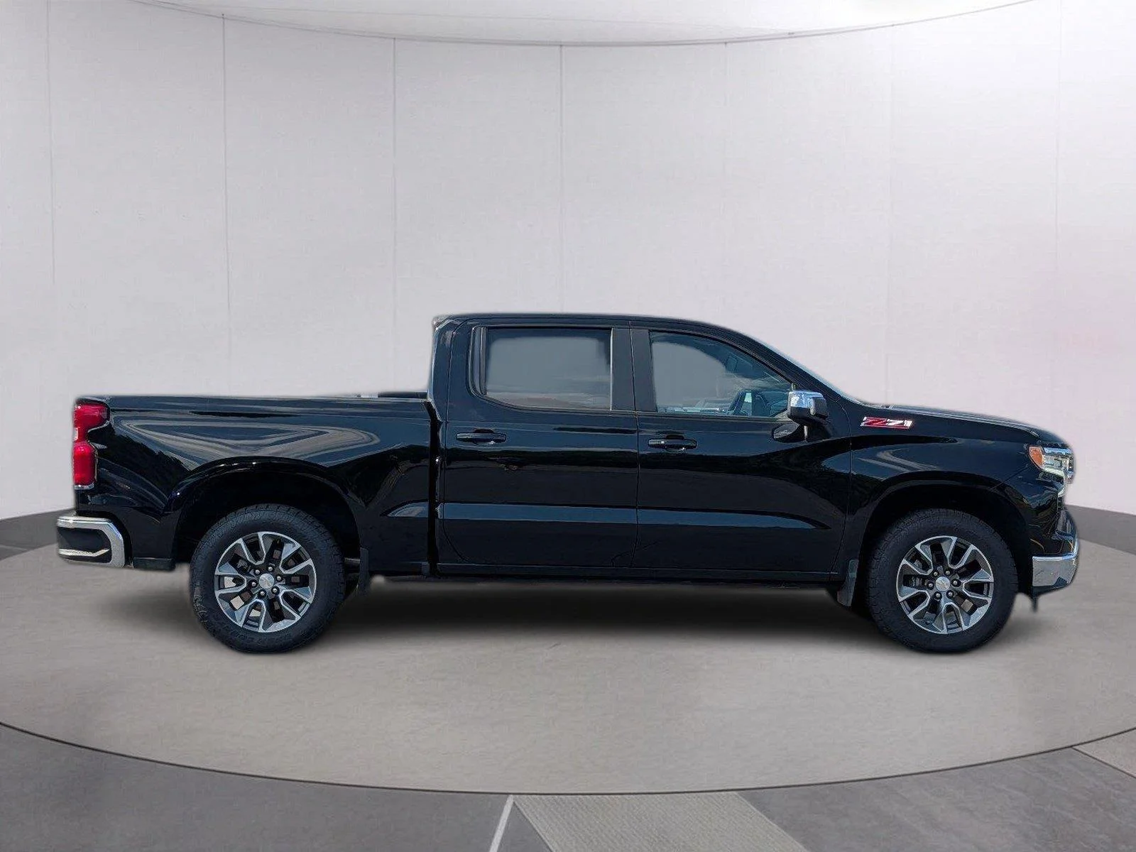 Used 2025 Black Chevrolet LT image 7