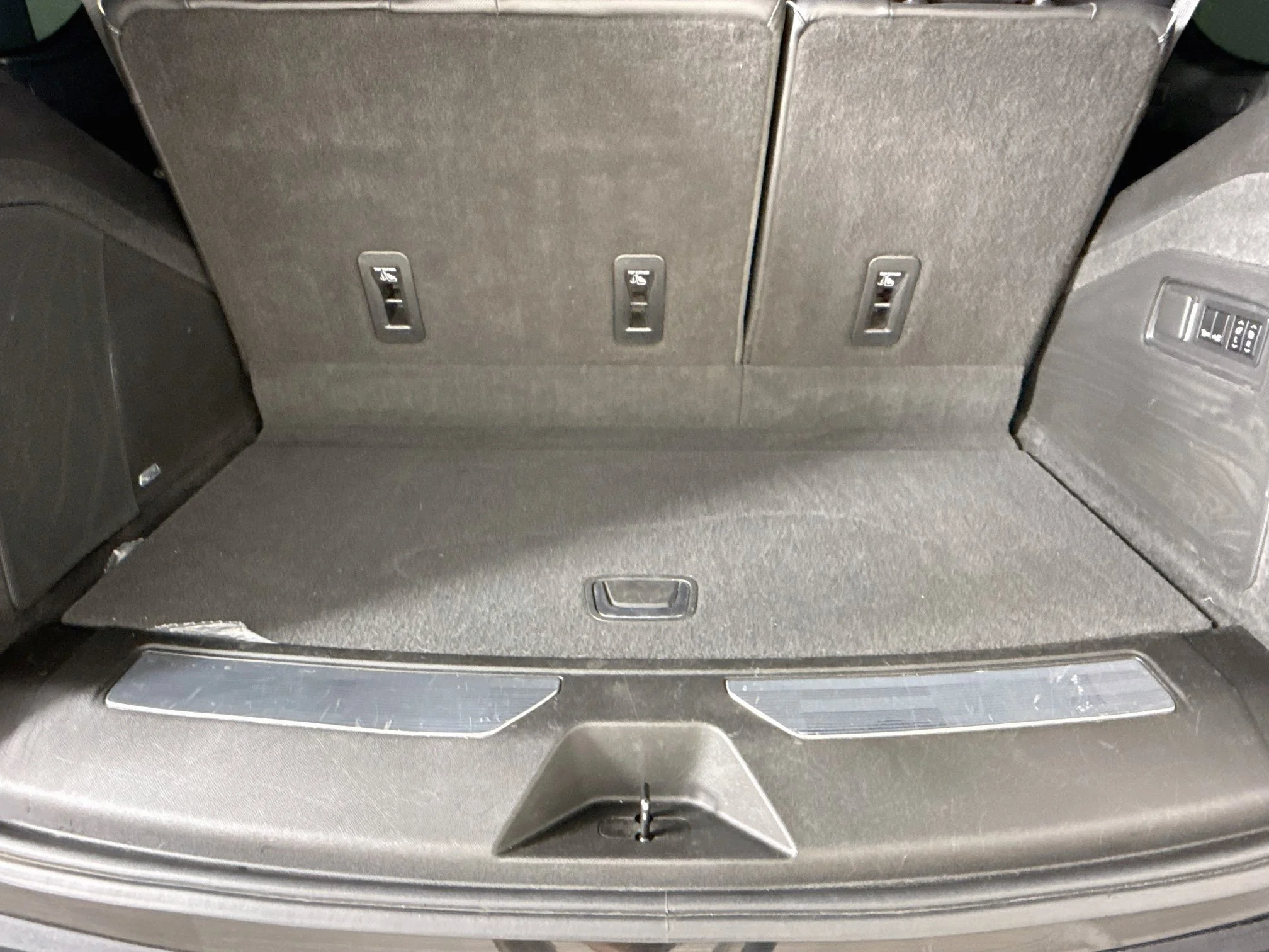 Used 2021 BLACK RAVEN Cadillac Sport Platinum image 30