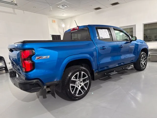 Used 2024 Blue Chevrolet Z71 image 11
