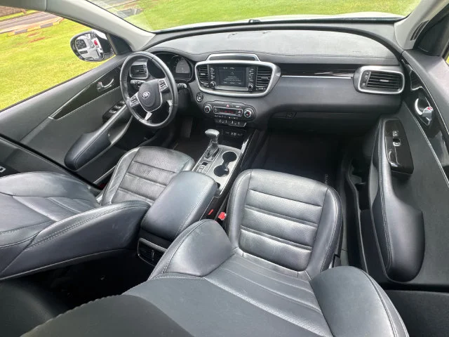 Used 2020 White Kia EX image 20
