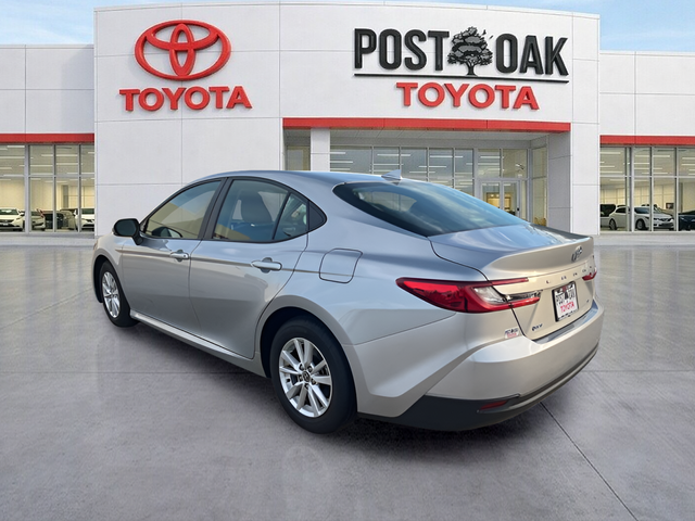 2025 Toyota Camry LE - Photo 7