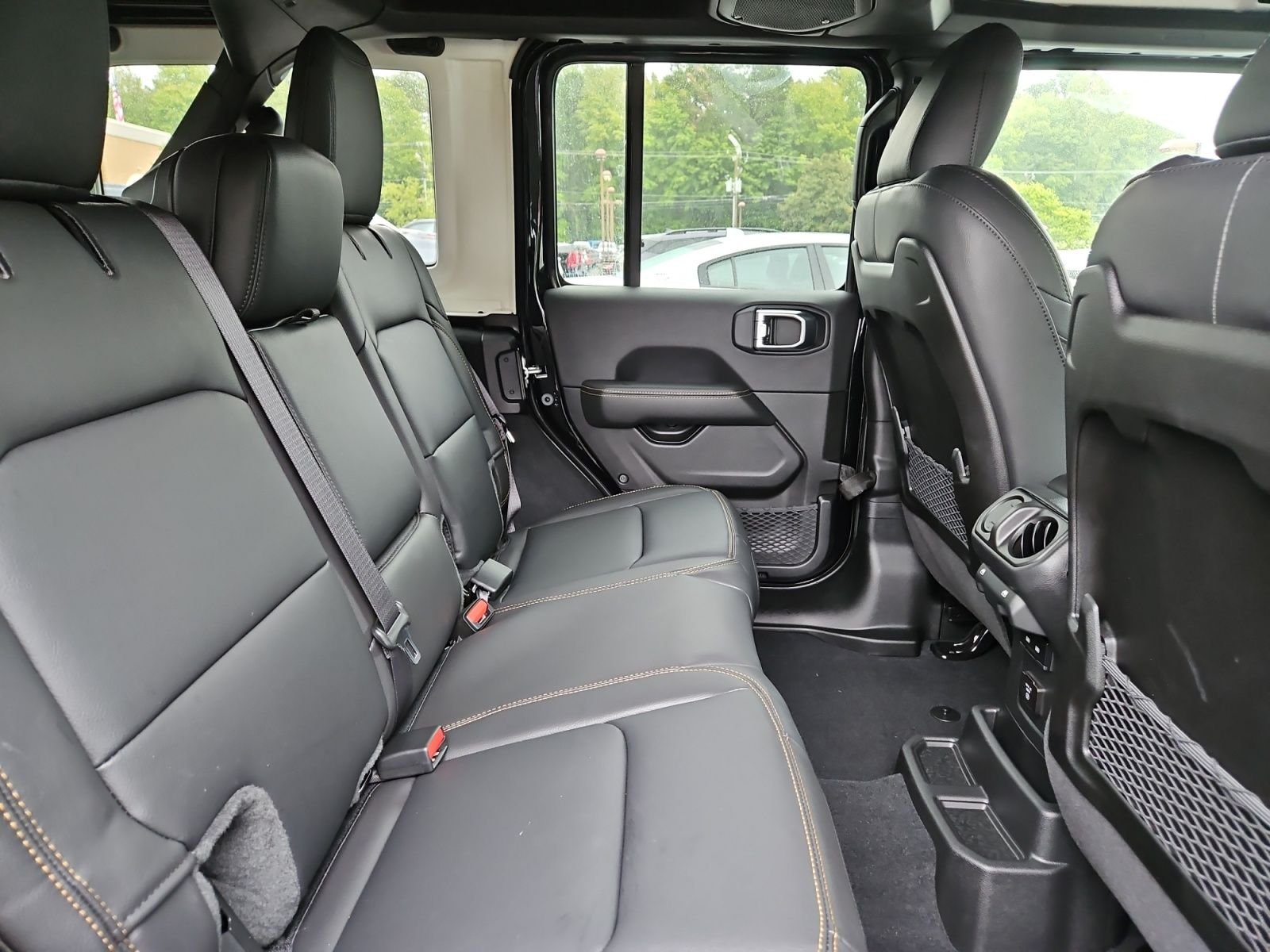 2025 Jeep Wrangler 4-Door Sahara - Photo 17
