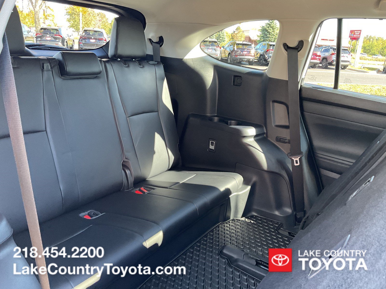 Used 2020 Blizzard Pearl Toyota XLE image 11