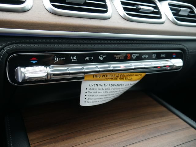 New 2026 MANUFAKTUR Moonlight White Metallic Mercedes-Benz GLE 450 image 36