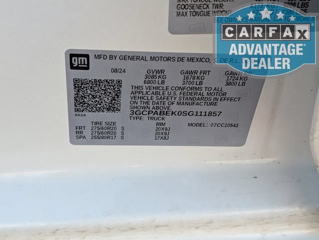 Used 2025 Summit White Chevrolet Custom image 32