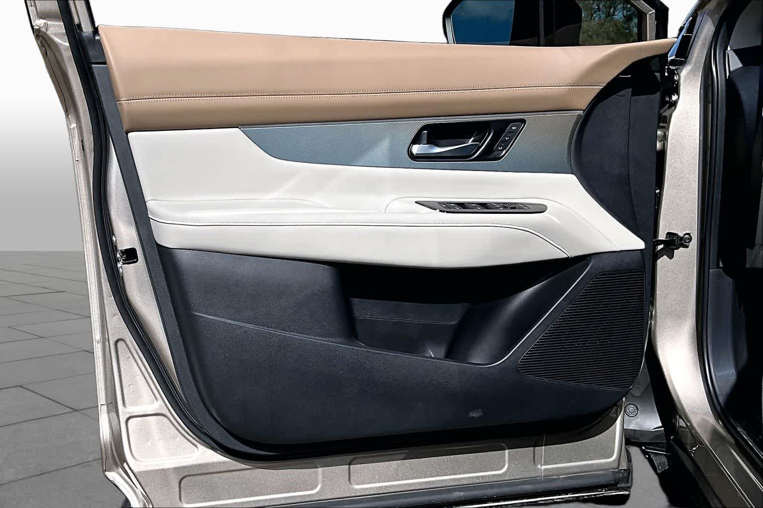New 2026 Champagne Silver Metallic Nissan Platinum image 16