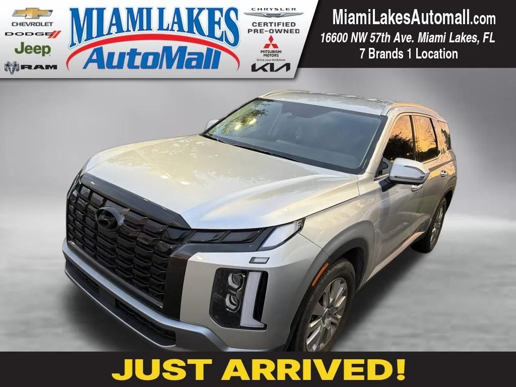 Used 2025 Typhoon Silver Hyundai SEL image 1