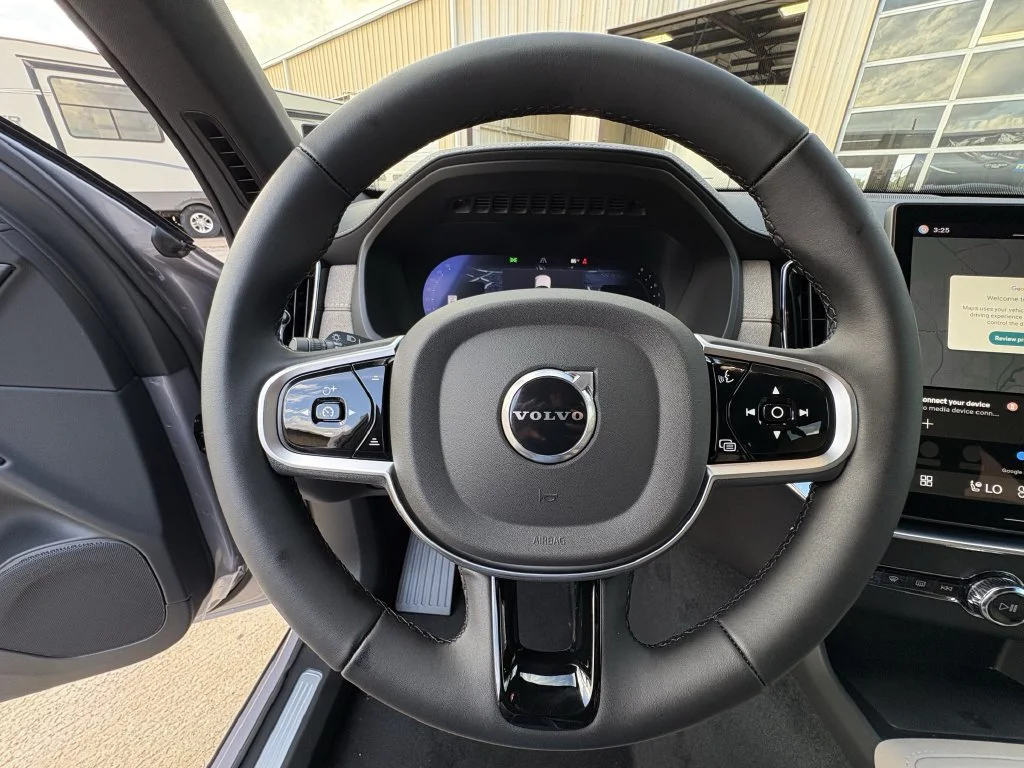 New 2026 Aurora Silver Volvo Plus image 15