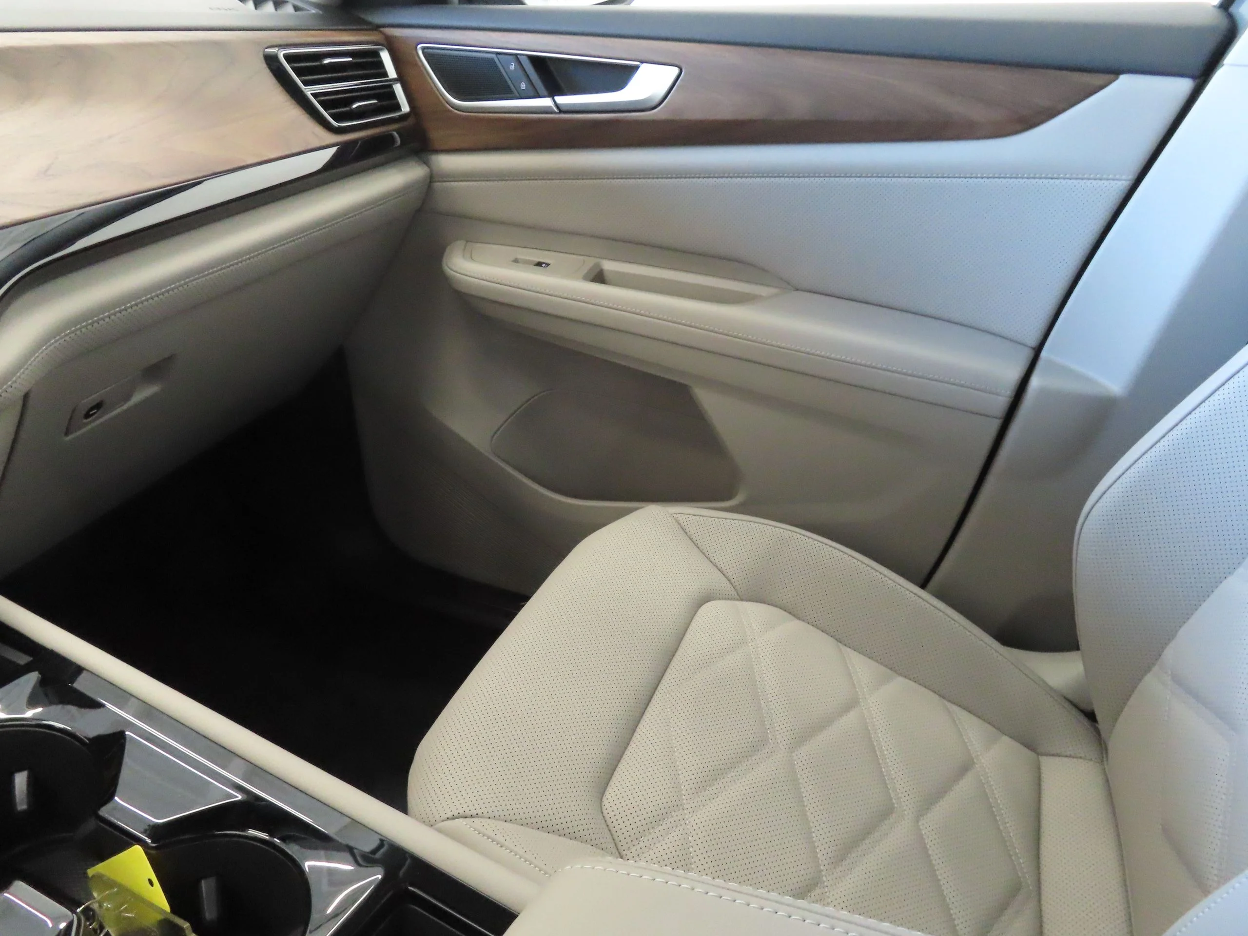 New 2026 Gray Volkswagen 2.0T SE w/Technology image 19