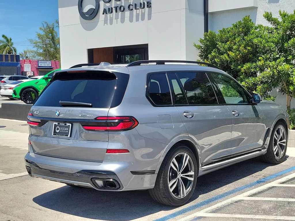 Used 2026 Gray BMW xDrive40i image 4