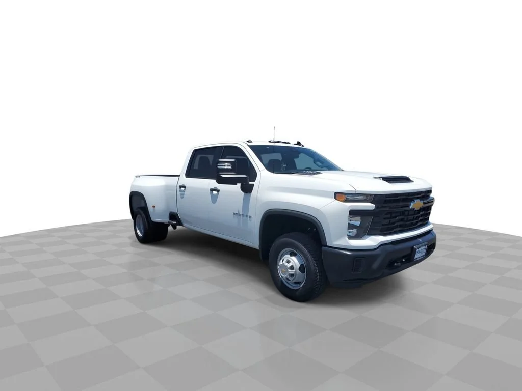 New 2026 Summit White Chevrolet WT image 2