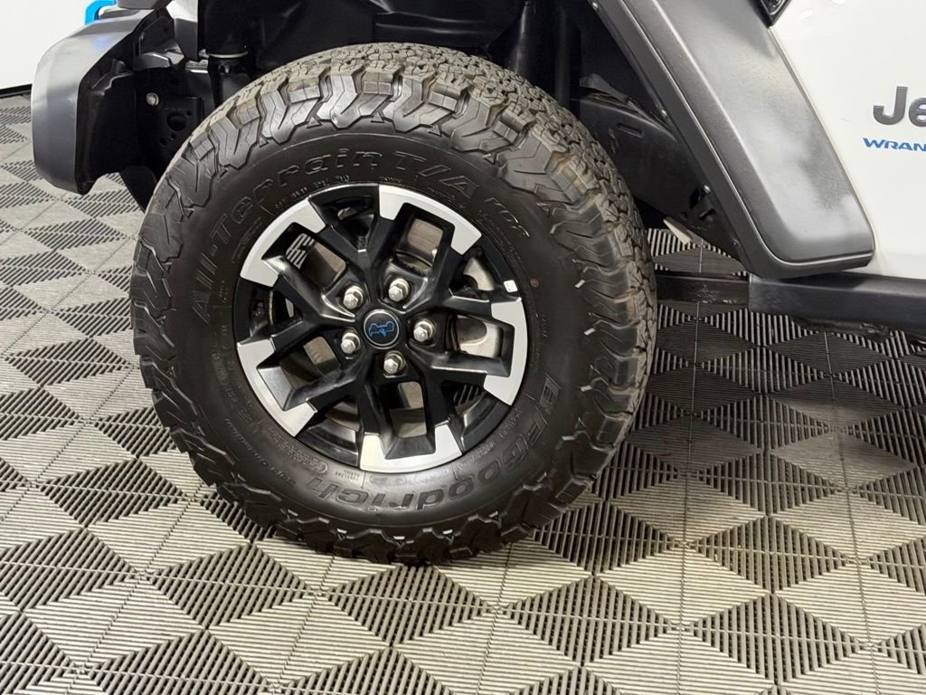 Used 2025 White Jeep Rubicon 4xe image 12